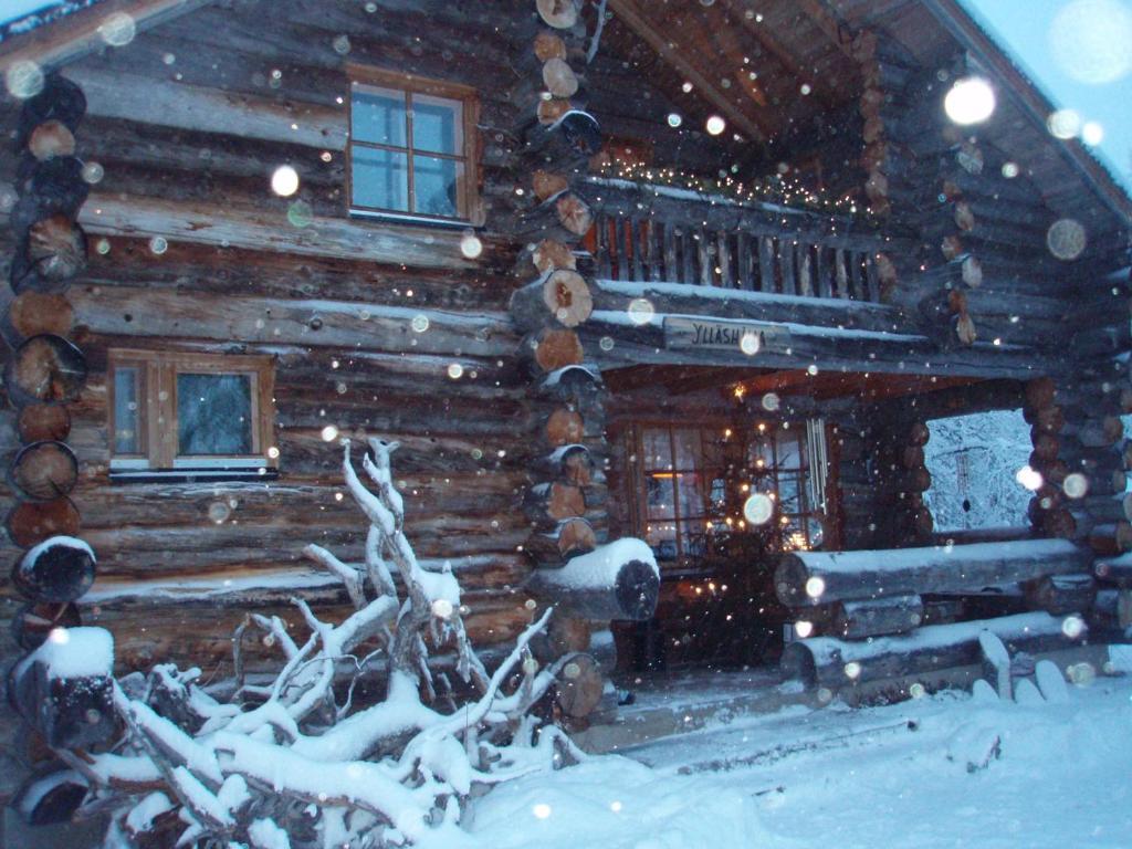Yllaeshilla Cottage Äkäslompolo Habitación foto